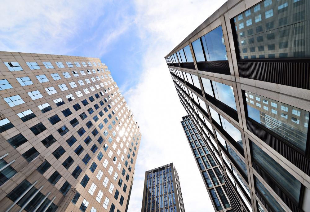 Découvrez les opportunités d'investissement en immobilier locatif, professionnel et défiscalisant avec MIRARI Wealth Management