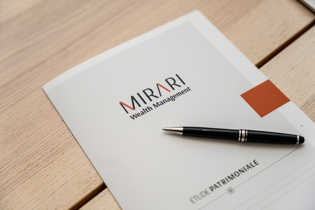 Le métier de conseiller en gestion de patrimoine repose sur un subtil équilibre entre expertise technique, qualités humaines et compréhension fine des besoins de ses clients. Afin d’exercer son métier avec pertinence, un certain nombre de qualités méritent d’être développées.